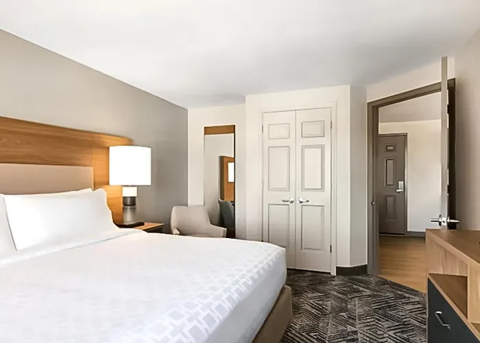 Candlewood Champaign-urbana Area By Ihg Champaign
