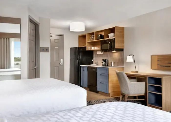 Candlewood Champaign-urbana Area By Ihg 3*