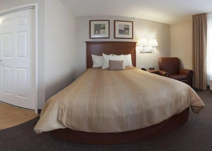 Candlewood Champaign-urbana Area By Ihg