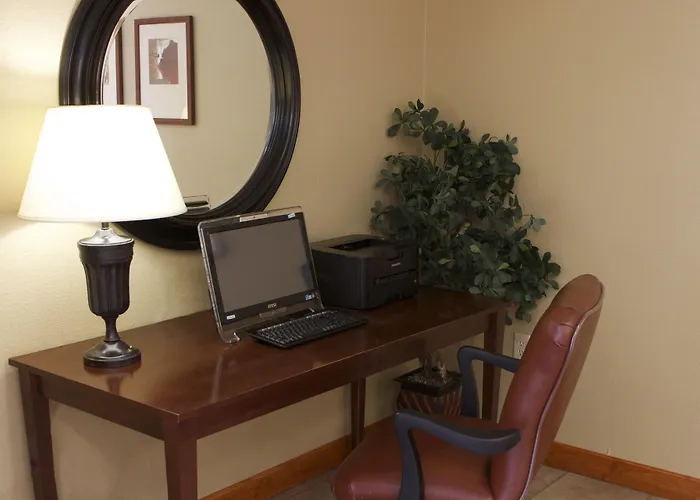 Candlewood Champaign-urbana Area By Ihg 3*
