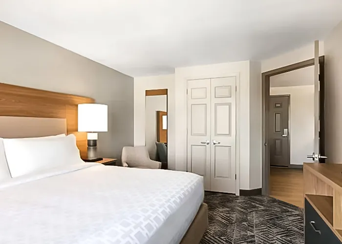 Hotel Candlewood Champaign-urbana Area By Ihg 3*
