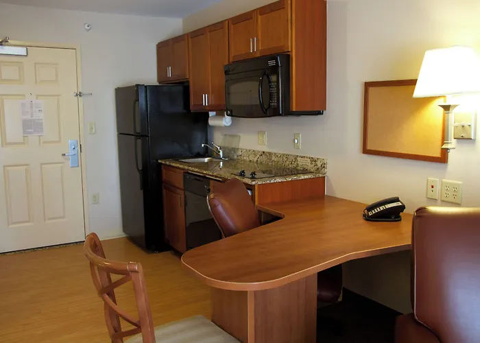 Hotel Candlewood Champaign-urbana Area By Ihg Champaign